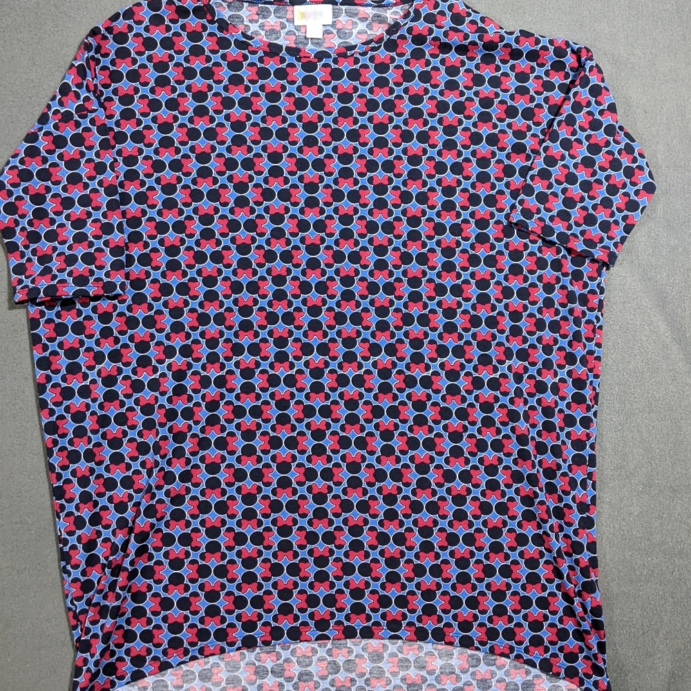 Lularoe Minnie Mouse short sleeve tunic top.. Size Small But runs large..
